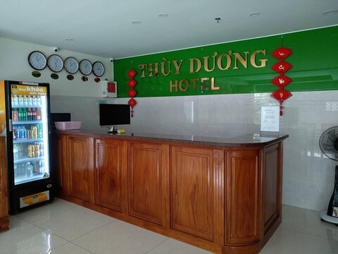 투이 즈엉 호텔 - 탄손냣 공항 근처