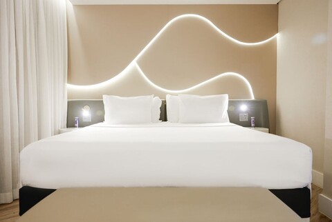 래디슨 호스텔 오스카 프레이레