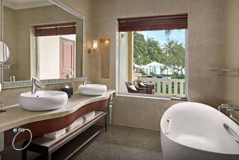 room detail thumbnail 2