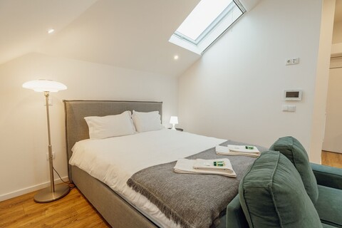 루프탑 콘스티투이 AO, 바이 베케이셔니