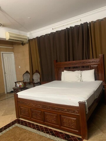 Sapphire Lodge F-7 