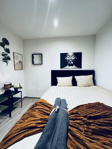 그룹과 가족을 위한 우아한 5베드룸 집