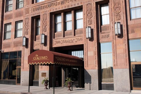 지아코모, 애센드 컬렉션 호텔