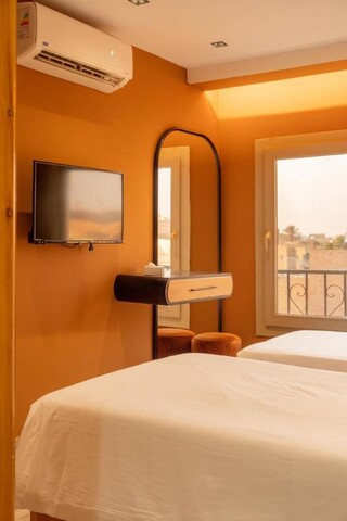 Jimmy Pyramids Hotel