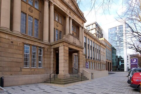 프리미어 인 코번트리 시티 - 얼스돈 파크