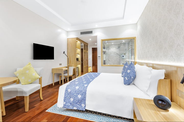 room detail thumbnail 1