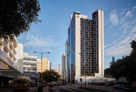 디 엠퍼러 호텔