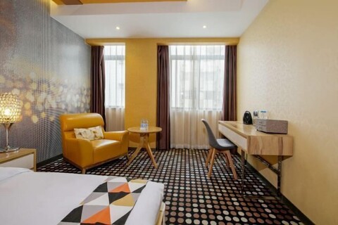Sweet World Hotel (Foshan Jihuayuan, Zumiao)