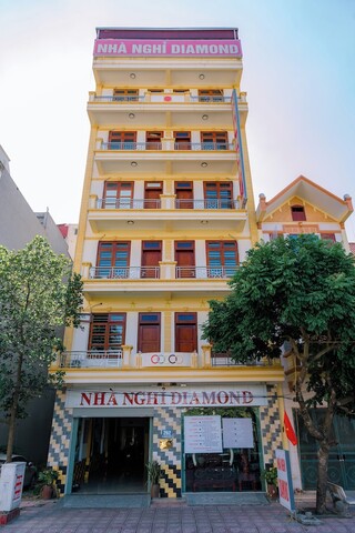 다이아몬드 호텔 박장, 박닌