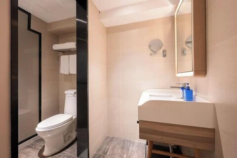 HanTing Premium Hotel (Shanghai Pudong Airport Chenyang Road)