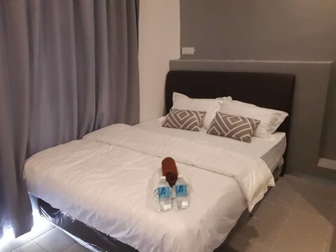 Halo Hotel
