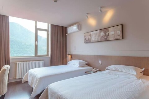 Jinjiang Inn Select (Ji'nan Jingshi Road Yanshan Overpass)
