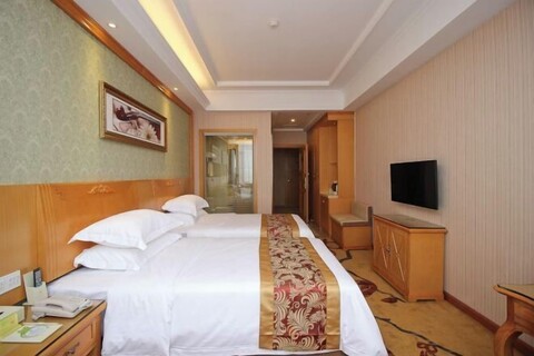 Vienna Hotel (Shenzhen Tianbao Road)