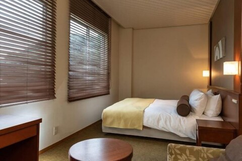 야이즈 그랜드 호텔