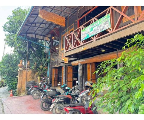 벨빌라 반 엘리펀트 홈