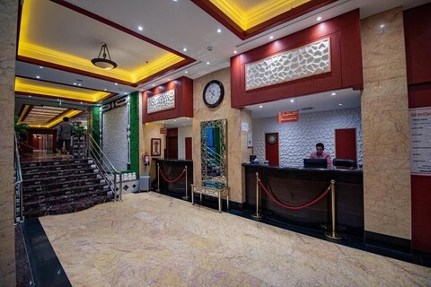 미스크 움 알 쿠라 호텔