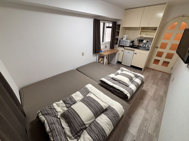 room detail thumbnail 1