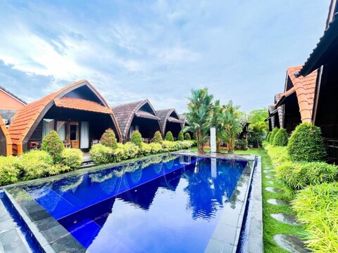 릴리스 악시토 아쿠사라 바이 라바나