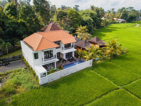 마하데위 선셋 빌라