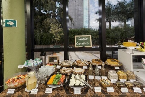 블루 트리 모룸비 바이 위케어 호스팅