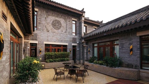 Qingdao 13 Month Folk Home