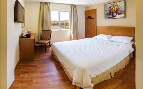 Hotel Alpha Stay Near Delhi Airport