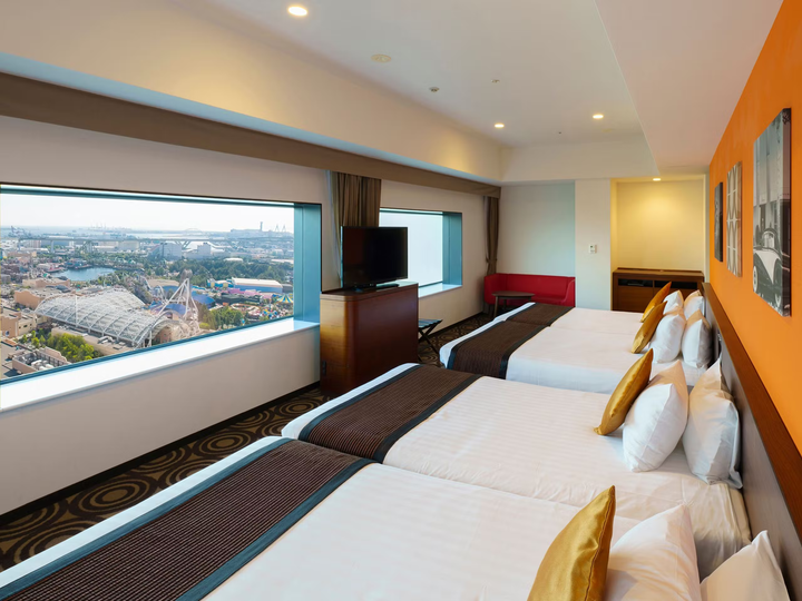 room detail thumbnail 2