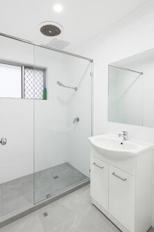 Affordable & cosy, close to train station, CBD & Airport