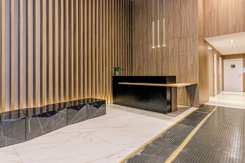 찰리 닉 파라디소, 소프트 오프닝