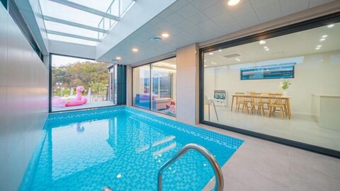 Yoon Story Kids Pool Villa