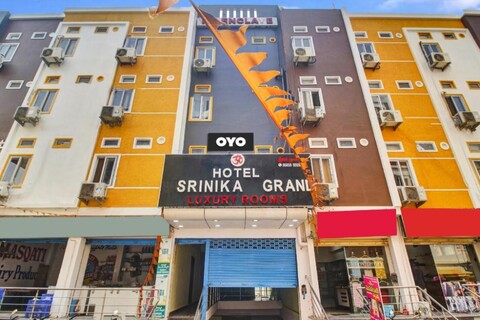 OYO 809401 Hotel Srinika Grand
