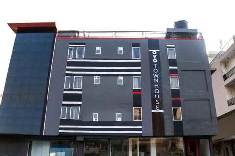 Super Townhouse Derawal Nagar