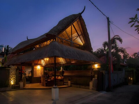 바루나사리  빌라