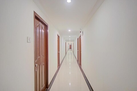 Hotel O Holiday