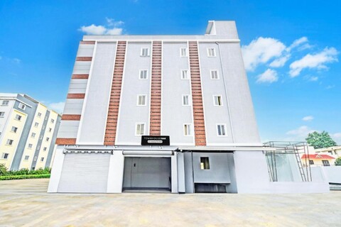 Super Townhouse Oak Kompally