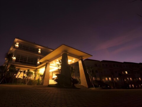 로린 뉴 쿠타 호텔