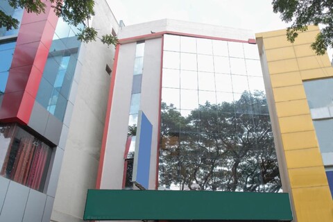 Hotel O Rajmahal Boarding & Lodging