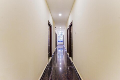 Hotel O by OYO Royal Stay Luxury Rooms