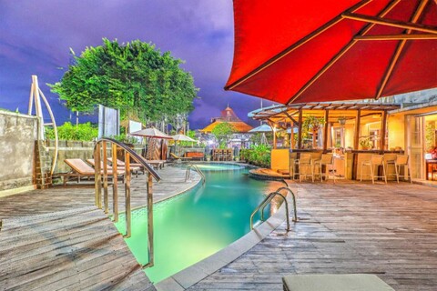 팔레트 사누르 아이콘몰 근처 구 시그니처 발리