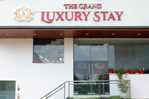 The grand luxury stay hotel