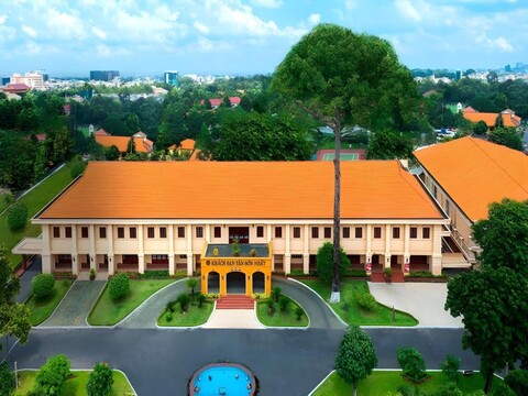 탄 슨 나트 호텔