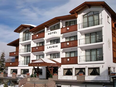 The Laurin Small & Charming