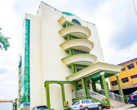 Presken Hotel and Suites (Alade)