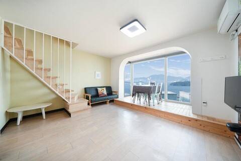 여수 꽃날 오션뷰 스파 커플 가족펜션