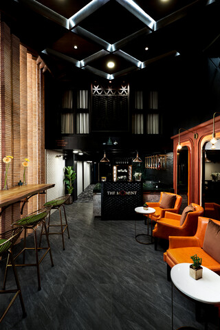 THE MOMENT / DAY & NIGHT