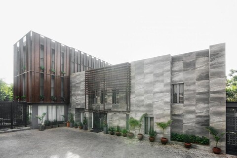 Iris Hotel, Maitama