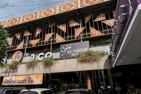 레드도어즈 플러스 @ 선라이즈 호텔 사누르