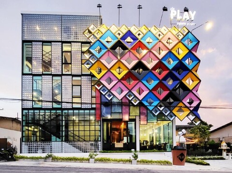 플레이 포스텔 앤 카페