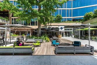 Contemporary King Studio in Coconut Grove includes Parking