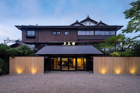 모모야마 온센 츠키미칸